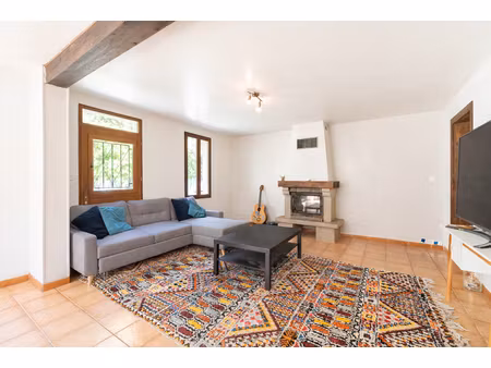 a 5mn de mont de marsan grande maison familiale avec parc possibilité division en deux log