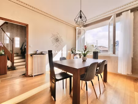 la pointe  maison t5 de 123m2 sur un jardin arboré de 300m2