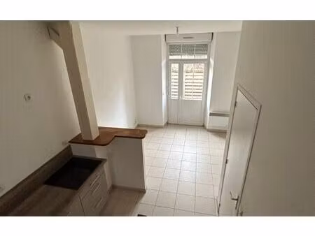 location maison  31 m² t-2 à guingamp  430 €