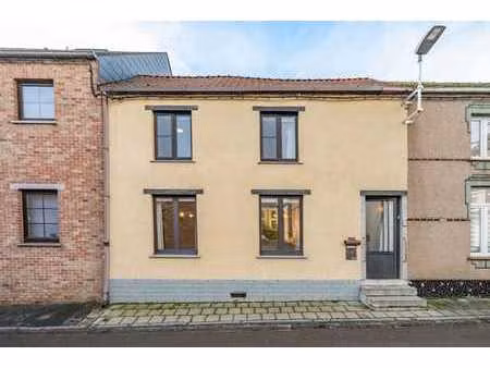 petite maison à rénover au centre de genappe