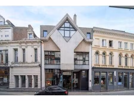 handelspand 120m² + woonst (groot app) met privé lift!