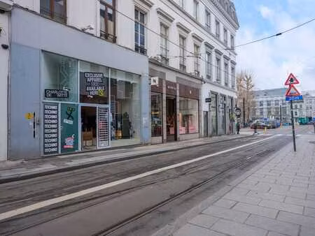 local commercial (122 m²) à louer dans un emplacement privil