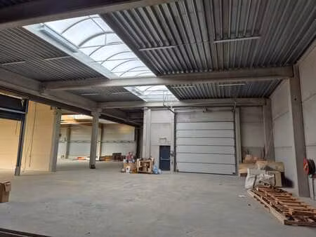 immeuble mixte à louer environ 593 m2