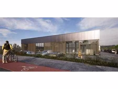 hall avec vitrine sur un axe très fréquenté