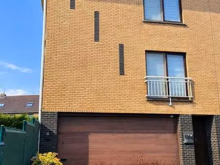 maison familiale spacieuse et rénovée  à louer meublée.