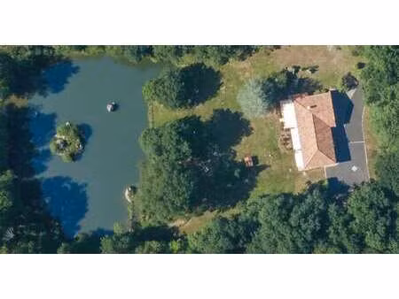 vente maison à aubigny-les-clouzeaux (85430) : à vendre / 135m² aubigny-les-clouzeaux