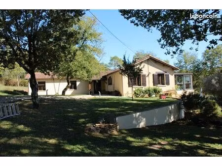 vente maison plain pied sur propriété de 4.5 hectares