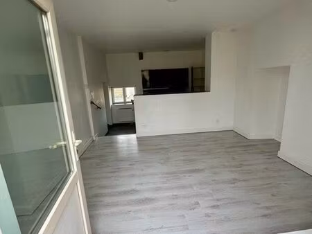 maison à louer bazouges cre sur loir