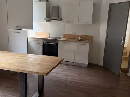 location a l annnee 69 m2