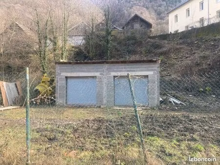 a louer 2 garages sur terrain 700m2