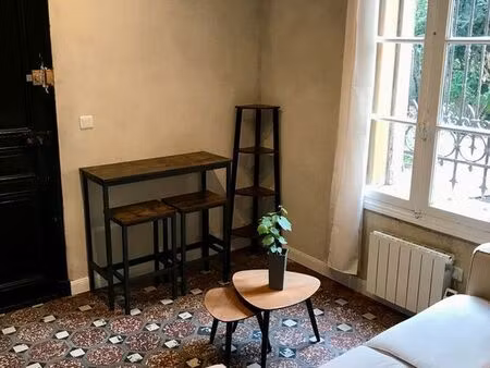 bel appartement t1 avec son patio