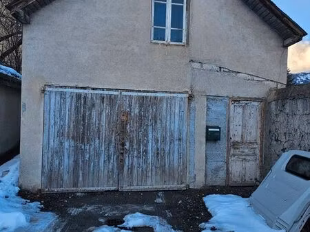 atelier/garage centre de barcelonnette