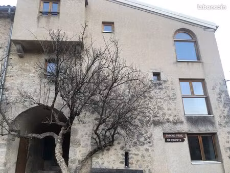 appartement commnual t4