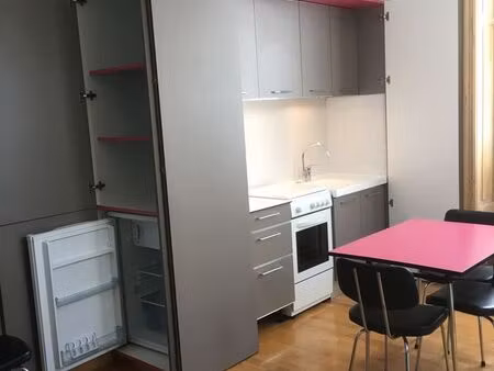 location studio meublé