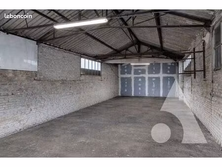 parking/box 1 pièce 70 m²