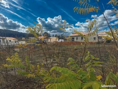 terrain 800 m² joyeuse