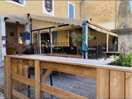 fond de commerce bar/ restaurant / appartement