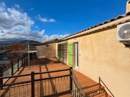 belle maison récente de plain-pied