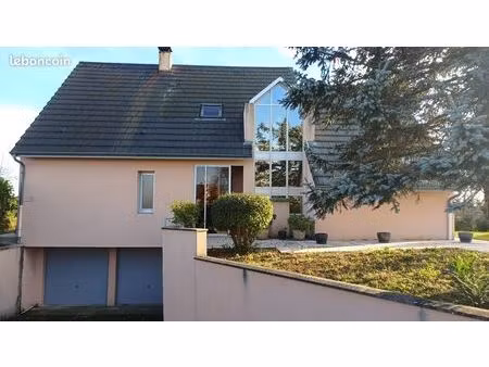 propriété 5 pièces 144 m²