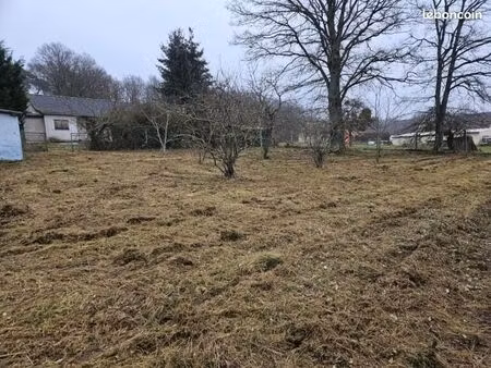 terrain constructible de 1775 m2