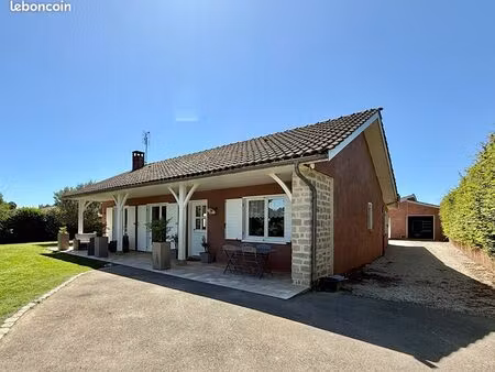 propriété 4 pièces 130 m²