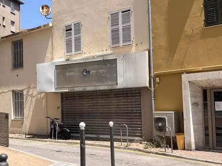 local commercial à louer