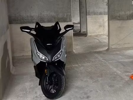 1 parking pour deux roues sécurisé et couvert