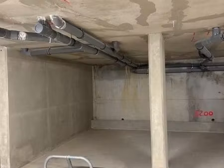 place de parking varavilla