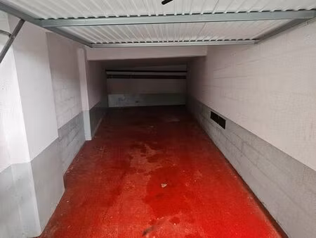 exceptionnel. box 35m2 fermé