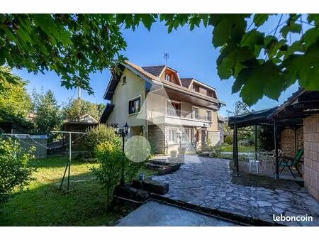 propriété 11 pièces 232 m²