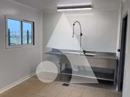 local commercial 97 m² houeville