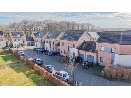 maison 4 chambres - 2 salles de bains - garage et jardin