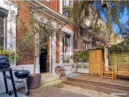 maison de ville rare à la vente