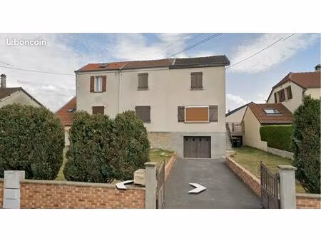 maison mitoyenne d'un cote