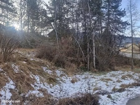 terrain 717 m² saint-sauveur