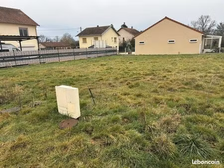 terrain 645 m² vendat