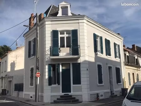 immeuble 13 pièces 275 m²