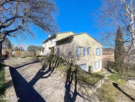 maison 7 pièces 213 m²