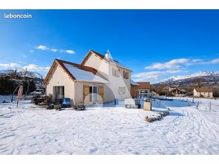 propriété 5 pièces 113 m²
