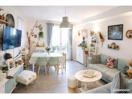 maison de village grands volumes dans superbe village