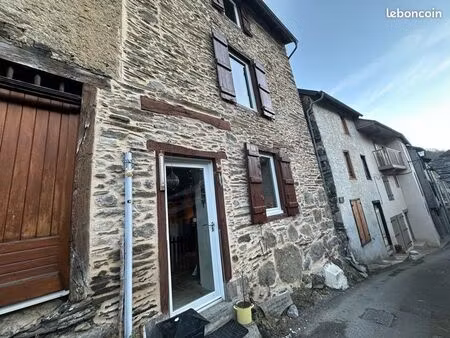 maison de village + grange + grand jardin