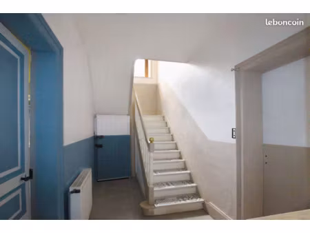 grande maison non mitoyenne (surface au sol 336m² - surface habitable 185m²) + terrain 210