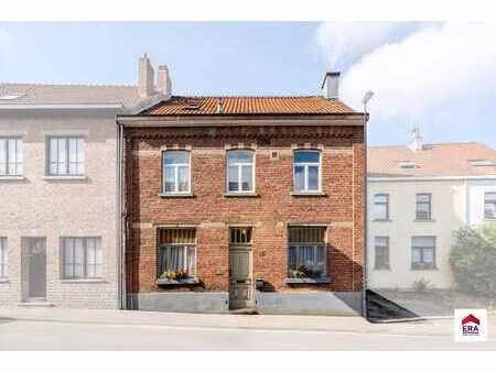 maison 3 façades de caractère à sint-genesius-rode