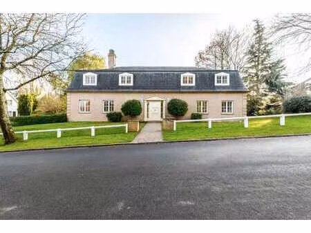 volumes et lumière : villa coup de cœur à braine l'alleud.