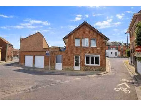 jolie maison villageoise