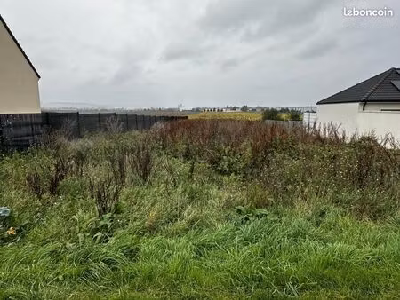 terrain 150 m² étigny