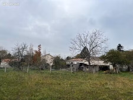 terrain 751 m² lescure