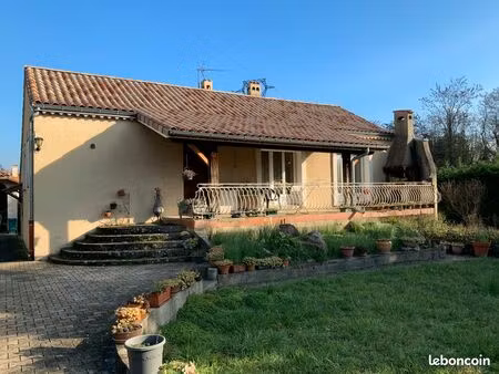 maison plain-pied avec piscine – terrain plat 1 116 m² – calme