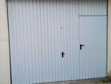 location entrepôt 50m2