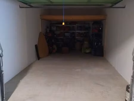 garage/box 27 m² bastia